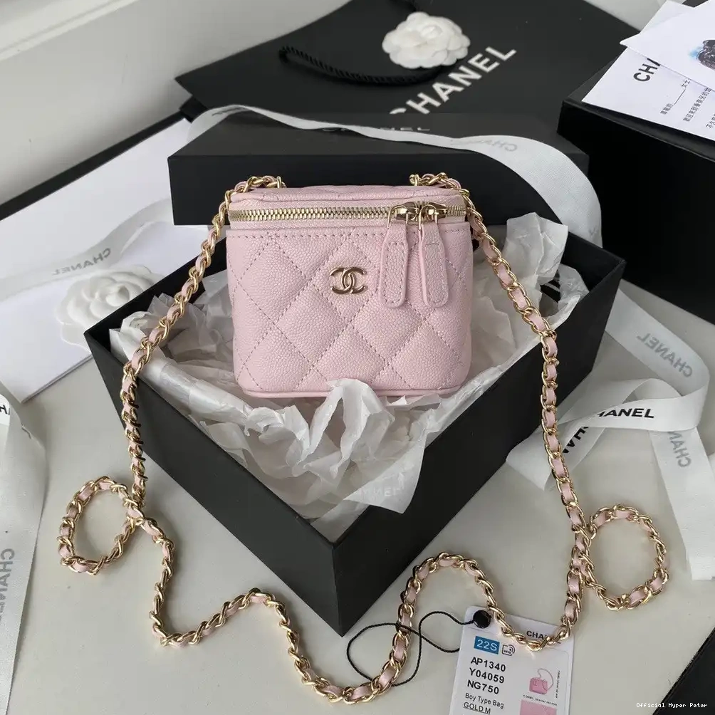 VANITY WITH CHANEL SMALL CHAIN 0606